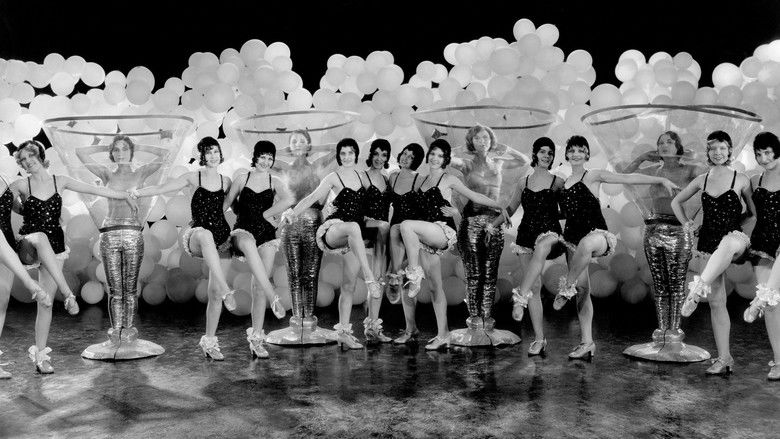 кадр из фильма Парад любви