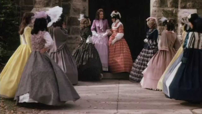 кадр из фильма House of Seven Belles