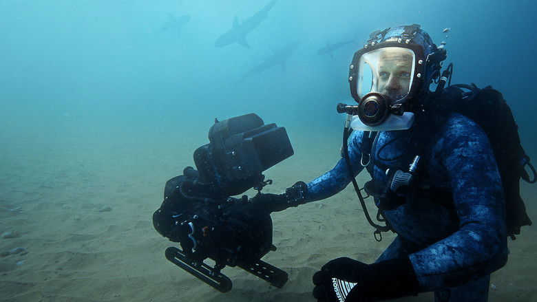 кадр из фильма Лицом к лицу с акулами с Берти Грегори