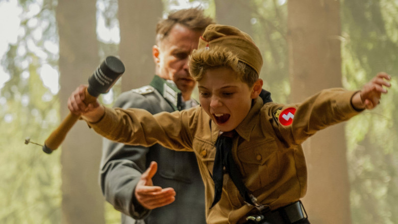 кадр из фильма Кролик Джоджо