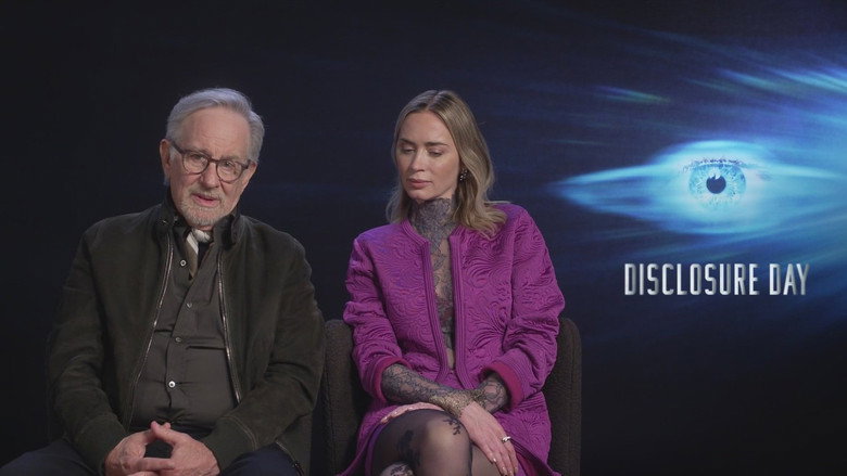 кадр из фильма FULL DISCLOSURE: THE REALITY BEHIND SPIELBERG'S DISCLOSURE DAY