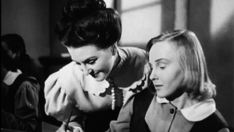 кадр из фильма Muchachas de uniforme