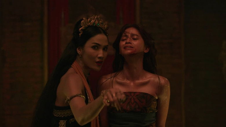 кадр из фильма KKN. Дух деревни танцев