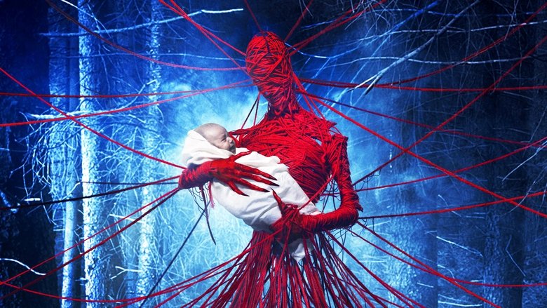 кадр из фильма Яга. Кошмар тёмного леса