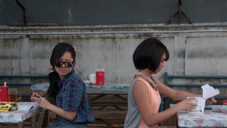 кадр из фильма Yang Tidak Dibicarakan Ketika Membicarakan Cinta