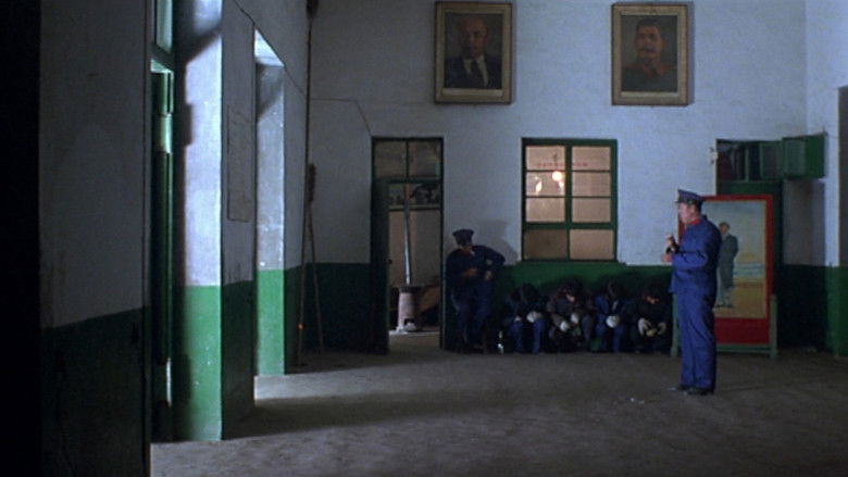 кадр из фильма Платформа