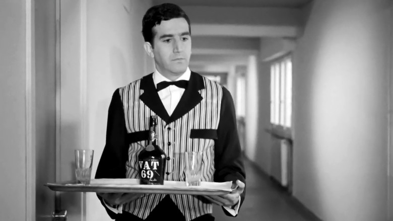 кадр из фильма Άνθρωπος για Όλες τις Δουλειές...