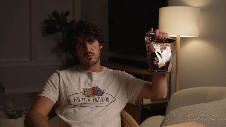 кадр из фильма Strange Man Caught on Doorbell