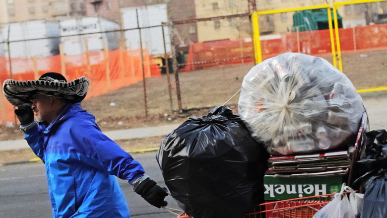 кадр из фильма Ya Me Voy