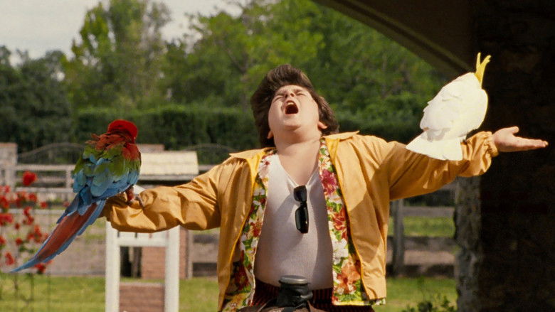 кадр из фильма Эйс Вентура младший