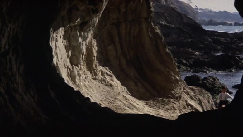 кадр из фильма Озеро Дракулы