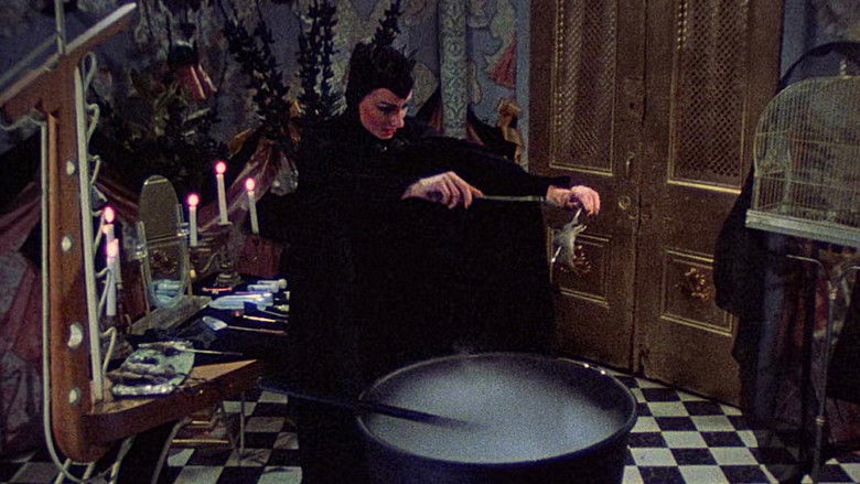 кадр из фильма Desperate Living