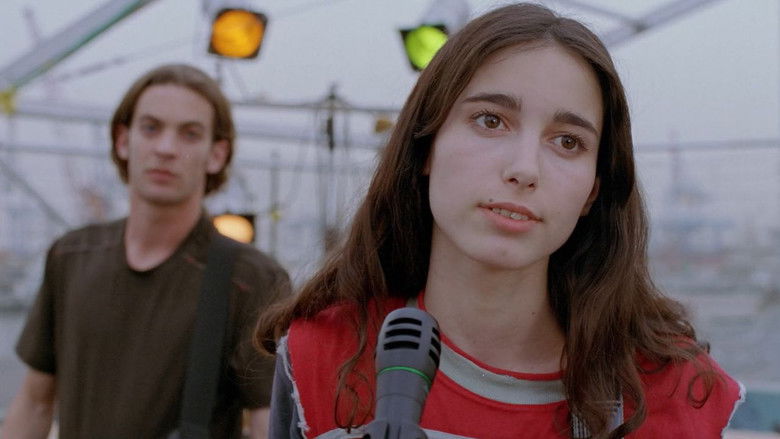 кадр из фильма Сломанные крылья