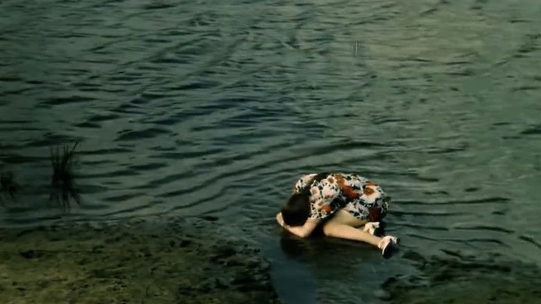 кадр из фильма Чужие письма