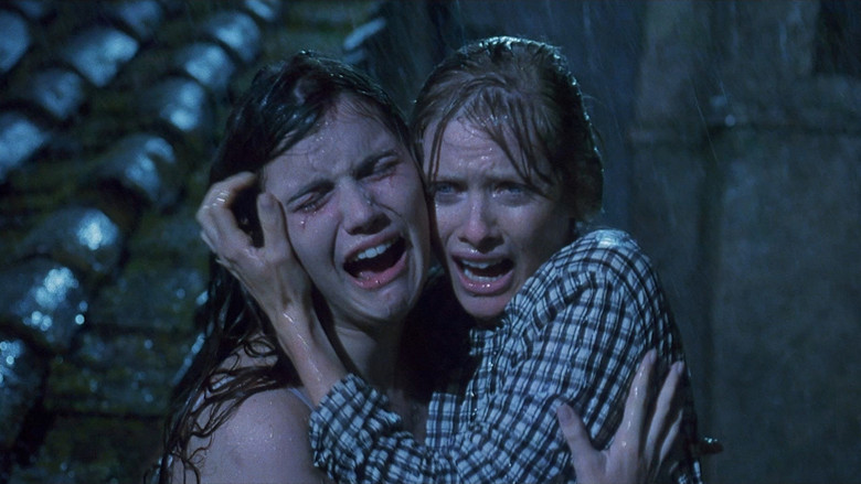 кадр из фильма Урод в замке