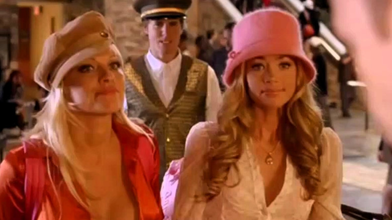 кадр из фильма Блондинка и блондинка