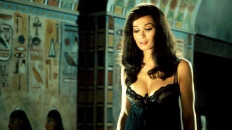 кадр из фильма Кровь из гробницы мумии