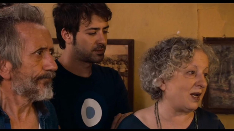 кадр из фильма Λάρισα Εμπιστευτικό