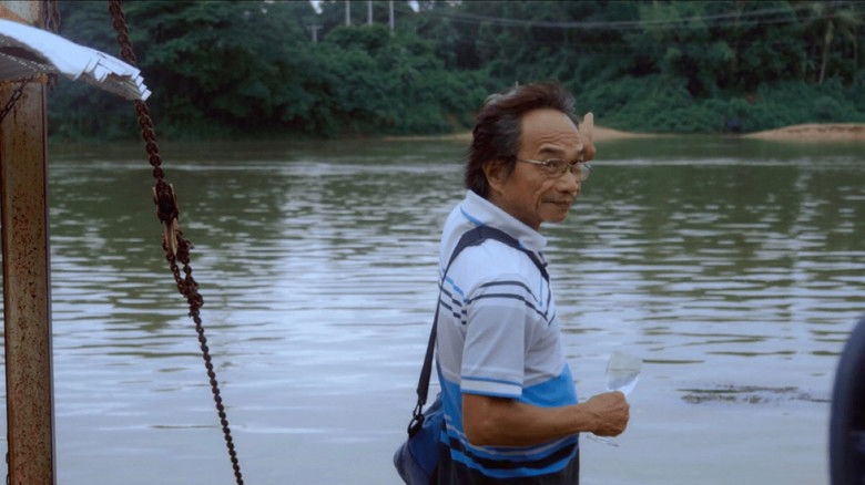 кадр из фильма ไกลบ้าน