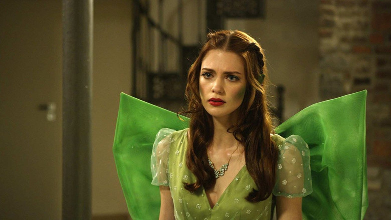 кадр из фильма Таймлесс 3: Изумрудная книга