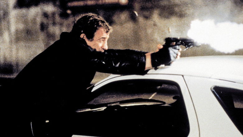 кадр из фильма Вне закона