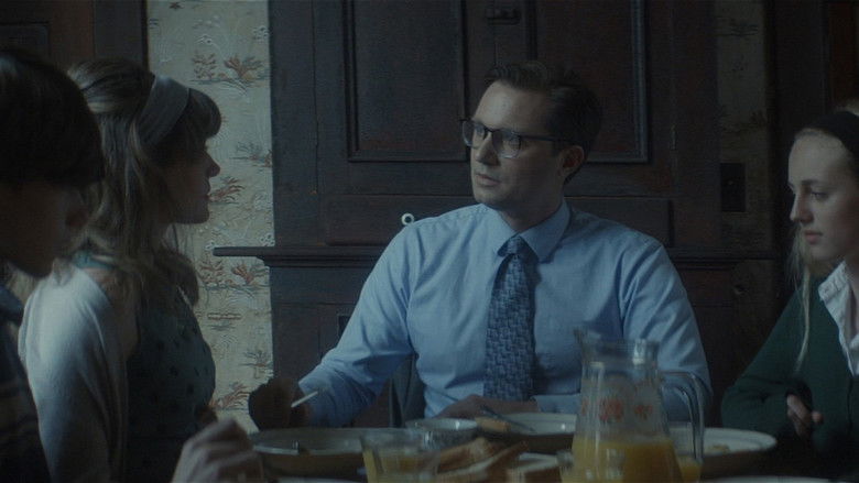 кадр из фильма The House on Maple Street