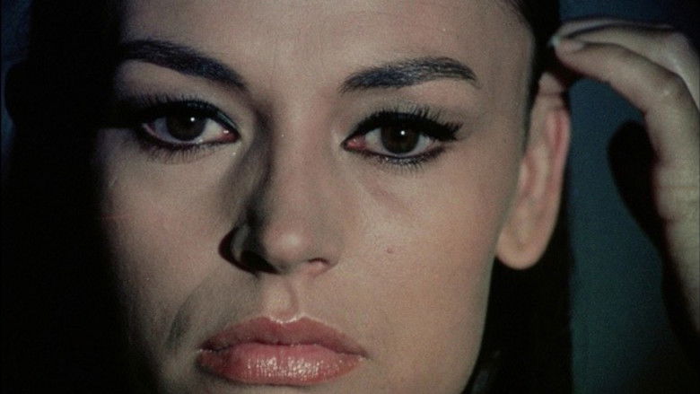 кадр из фильма Кошмары приходят ночью