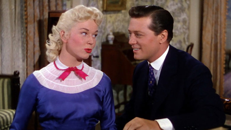 кадр из фильма В свете серебристой луны