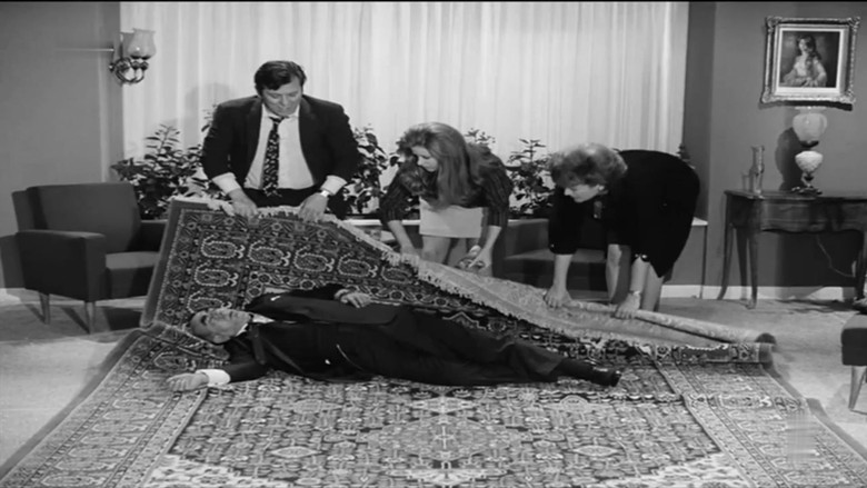 кадр из фильма Για Ποιον Χτυπά η Κουδούνα