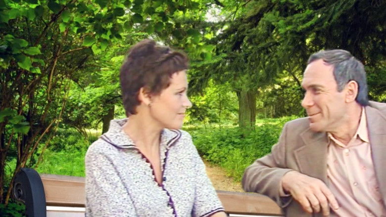 кадр из фильма Проездом