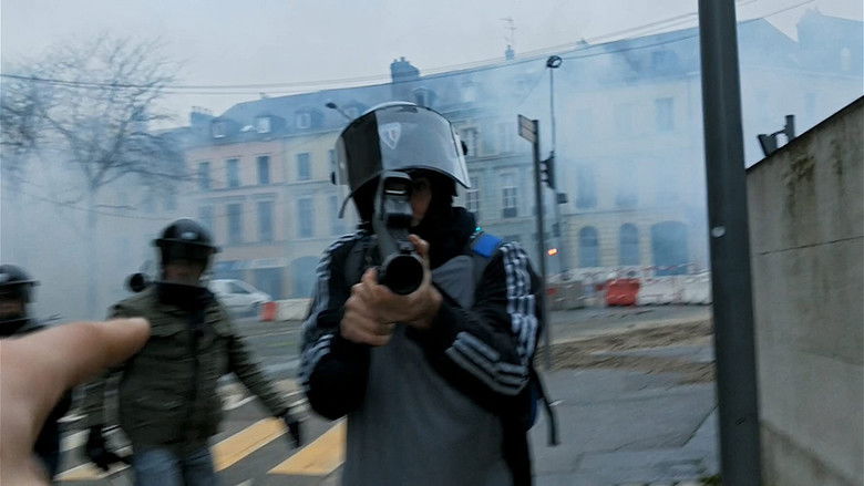 кадр из фильма Монополия на насилие