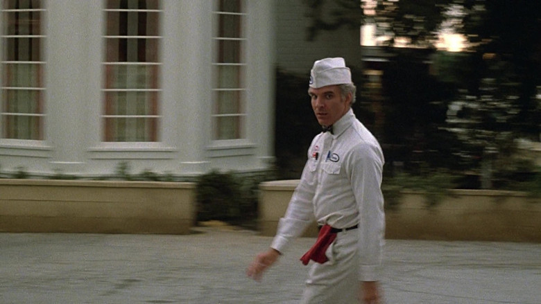 кадр из фильма Придурок