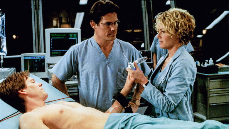 кадр из фильма Невидимка