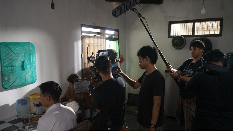 кадр из фильма Beberapa Hal Yang Terbenam