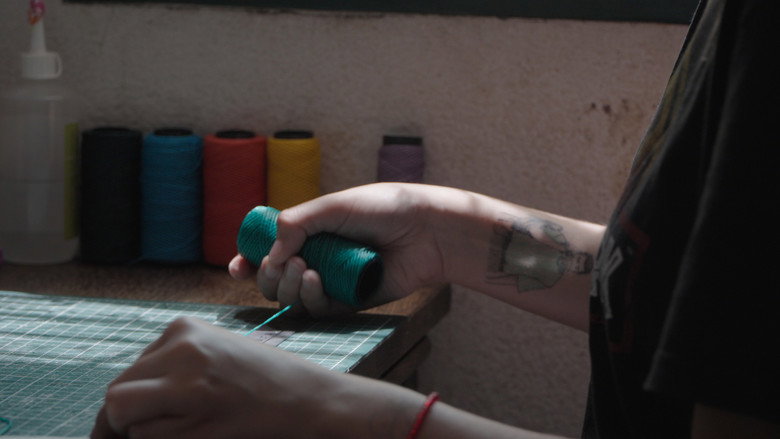 кадр из фильма Las que sostienen