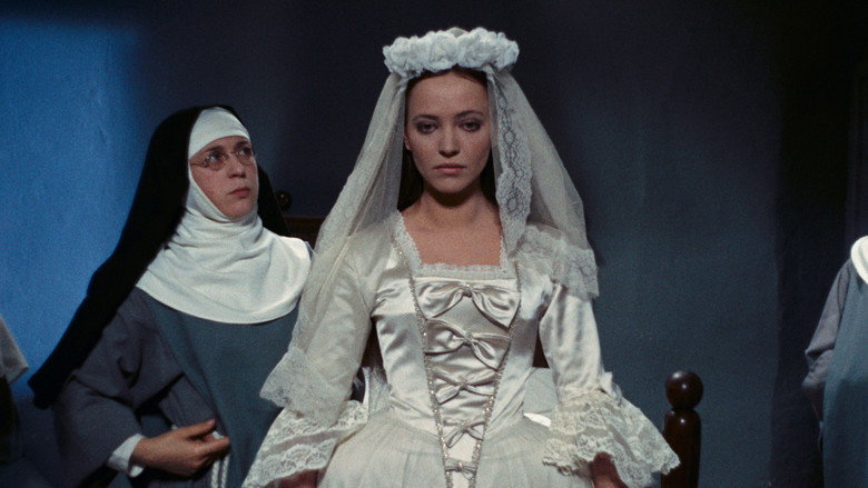 кадр из фильма Монахиня