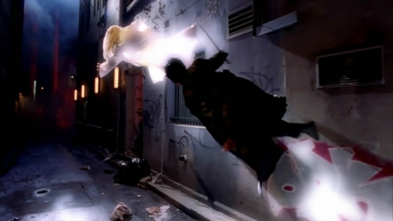 кадр из фильма Непобедимый