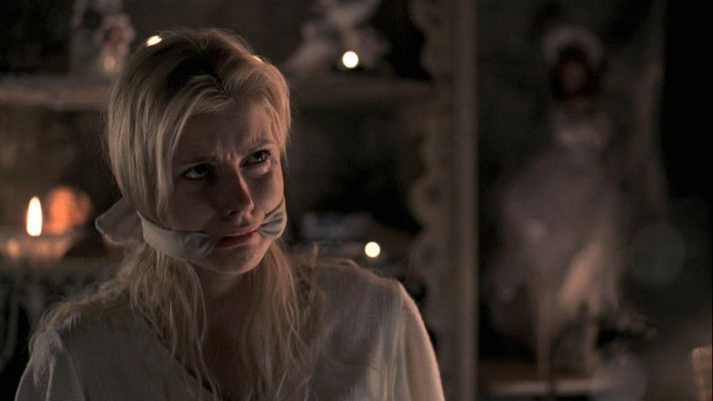 кадр из фильма Чужой лес