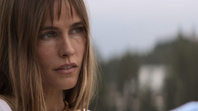 кадр из фильма На гребне волны. Возвращение