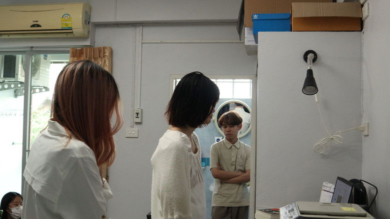 кадр из фильма ดอกหญ้าในมือถือ