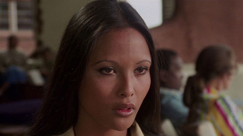 кадр из фильма Черная Эммануэль