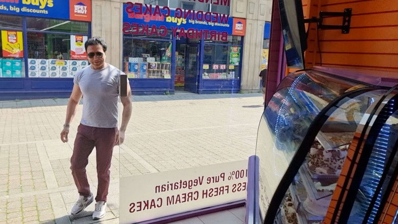 кадр из фильма Time doesn't wait for anyone