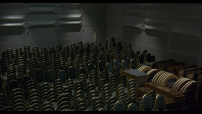 кадр из фильма THE 有頂天ホテル