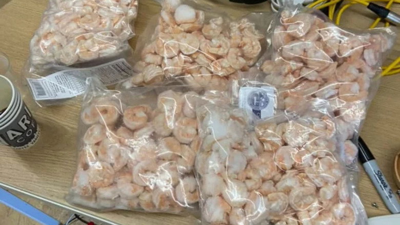кадр из фильма The Shrimp-Off