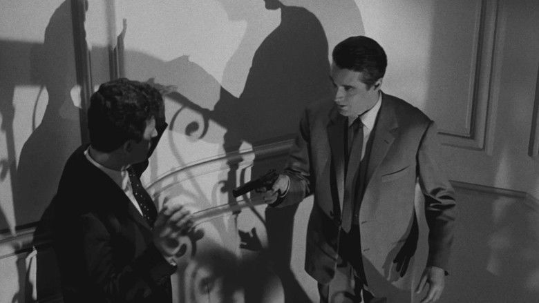 кадр из фильма O.S.S. 117 n'est pas mort