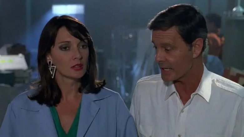 кадр из фильма Возвращение болотной твари