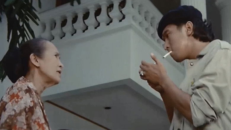 кадр из фильма Biarkan Bulan Itu