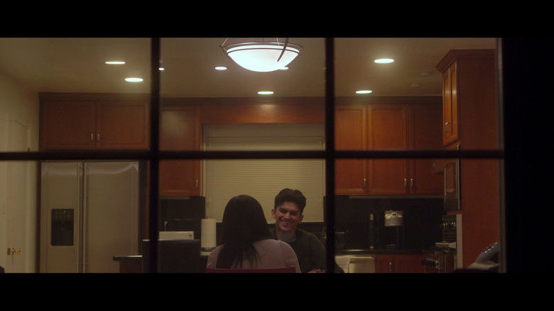 кадр из фильма I'd go to the Moon with you