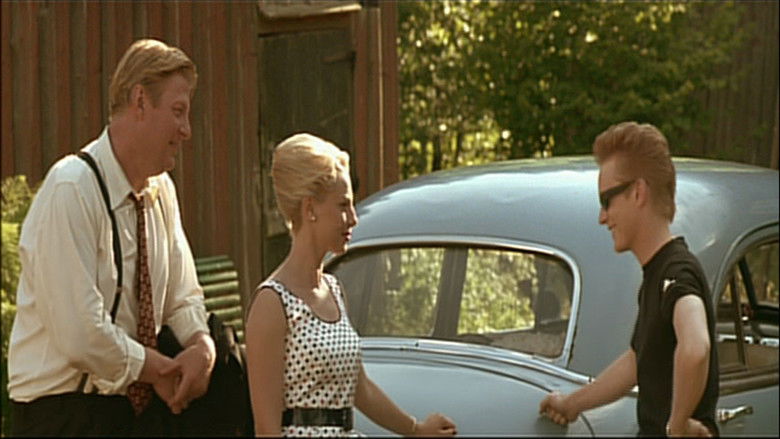 кадр из фильма Под солнцем