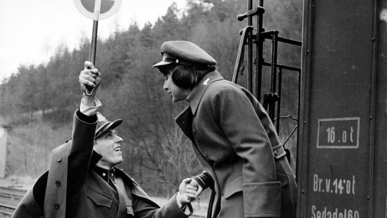 кадр из фильма Поезда под пристальным наблюдением